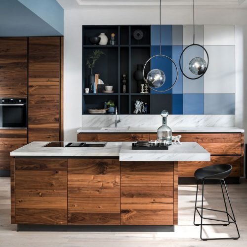 cocina con frentes de madera