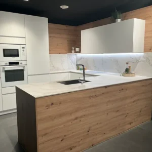 Cocina completa Hacker con electrodomésticos