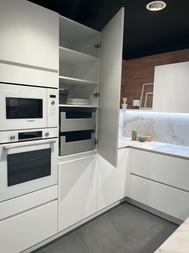 Cocina completa Hacker con electrodomésticos